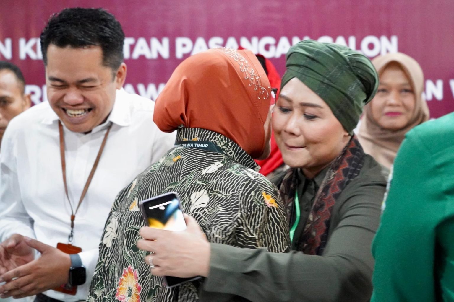 Luluk dan Risma Tes Kesehatan Pada Hari yang Sama