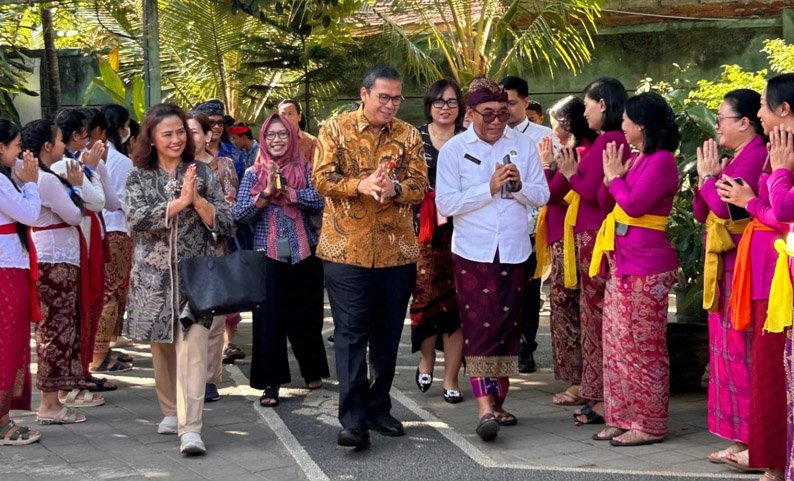 Kemenko PMK Apresiasi Inovasi Pemerintah Kabupaten Buleleng dalam Gerakan Sekolah Sehat