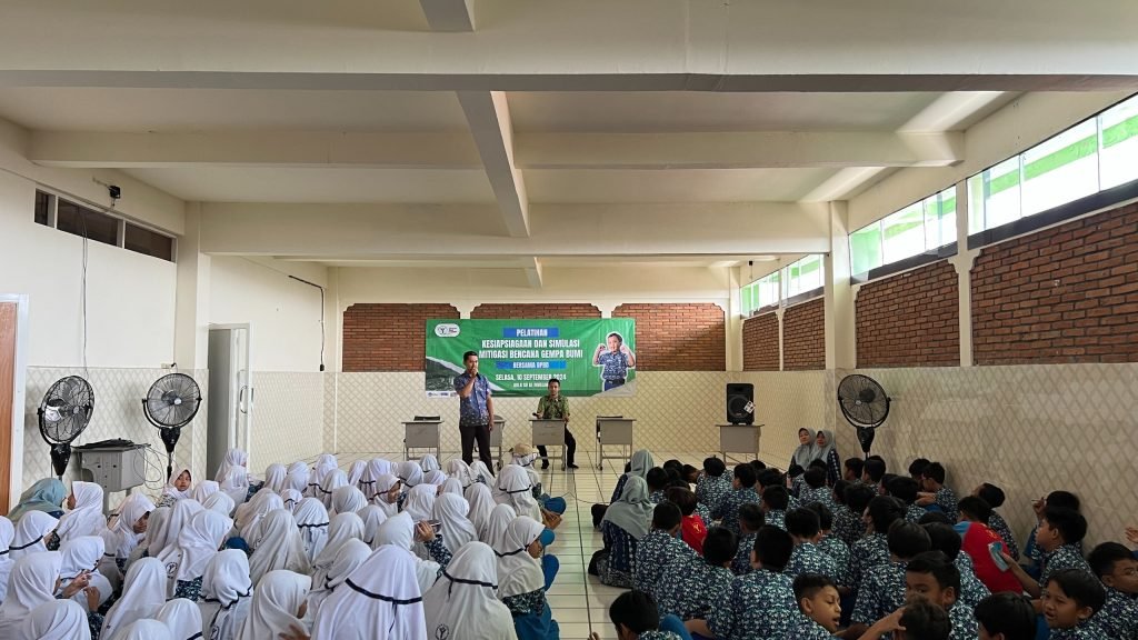SD Al Muslim Jawa Timur Gandeng BPBD Sidoarjo Adakan Kesiapsiagaan dan Simulasi Mitigasi Bencana Gempa Bumi