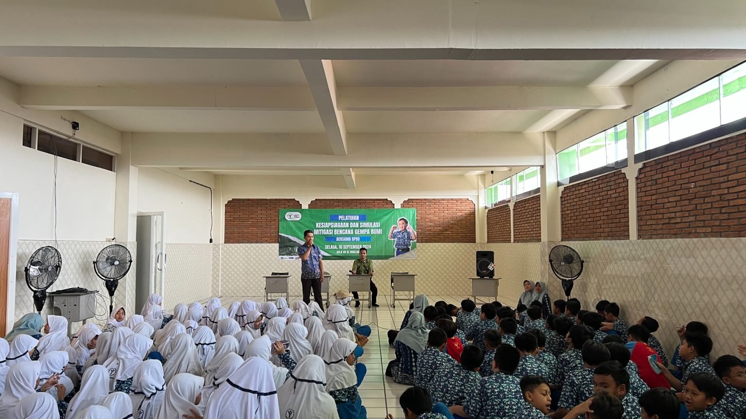 SD Al Muslim Jawa Timur Gandeng BPBD Sidoarjo Adakan Kesiapsiagaan dan Simulasi Mitigasi Bencana Gempa Bumi