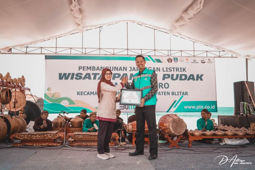 Target NZE 2060, PLN Lakukan MoU Hingga Pembangunan Infrastruktur di Sektor Pariwisata