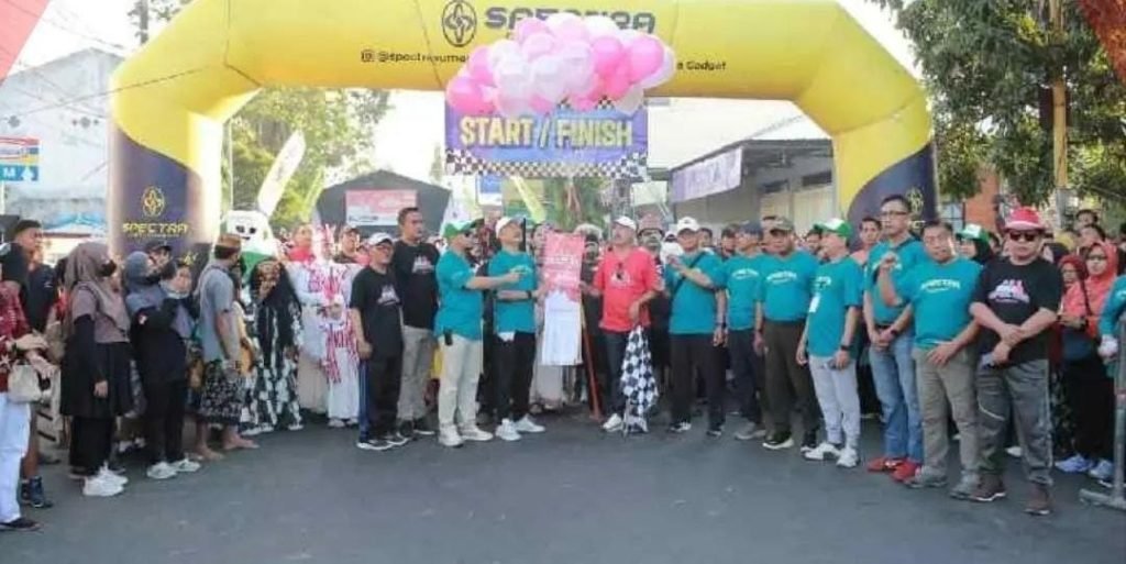 Meriahkan HUT RI ke-79, Pemdes Pengarangan Sumenep Bersama Spectra Gelar Lan-Jalanan Sehat