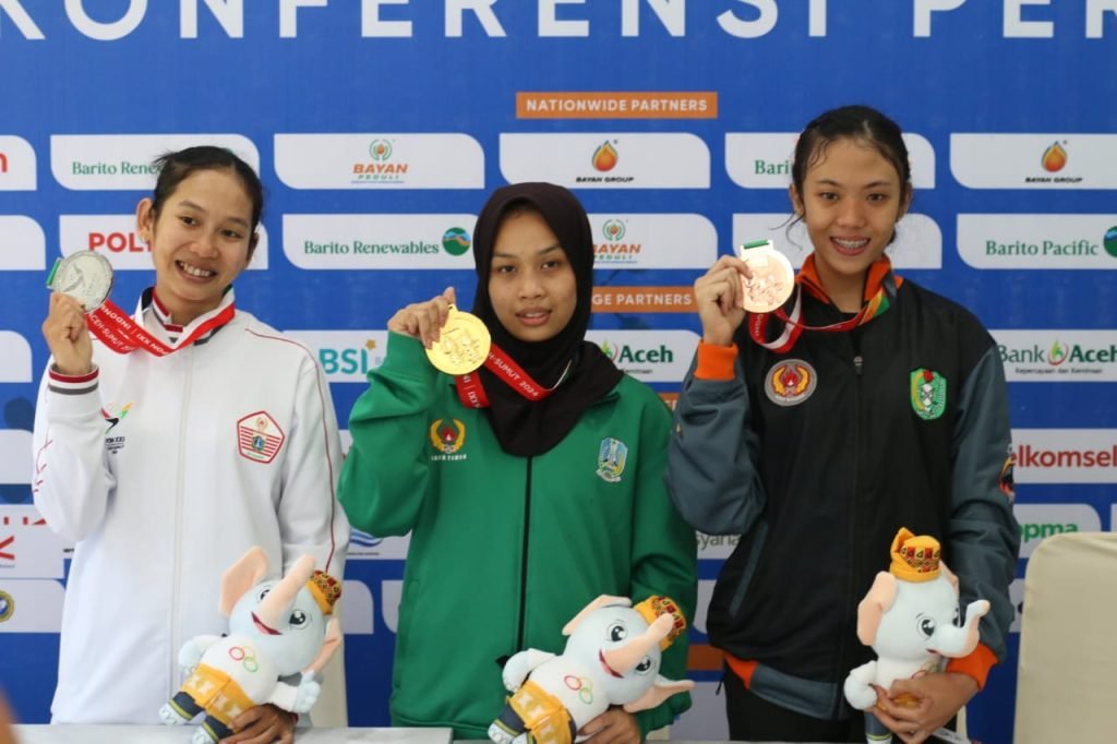 Lifter Jatim, Luluk Sabet Emas Kelas 49 Kg