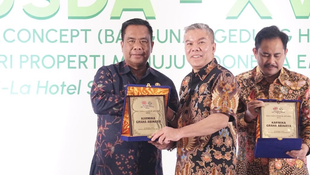 Pemkab Sidoarjo Terima Penghargaan Karmika Graha Abinaya dari DPD Real Estate Indonesia Jawa Timur