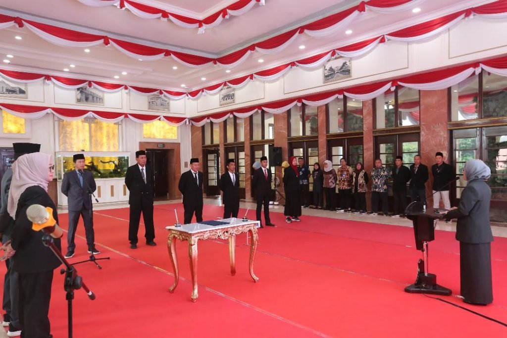 Enam Pejabat Administrator dan Pengawas Pemkot Surabaya Dirotasi