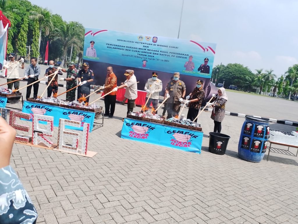 Bea Cukai Bersama Satpol PP Gresik Musnahkan Barang Kena Cukai Senilai Rp8,3 Miliar