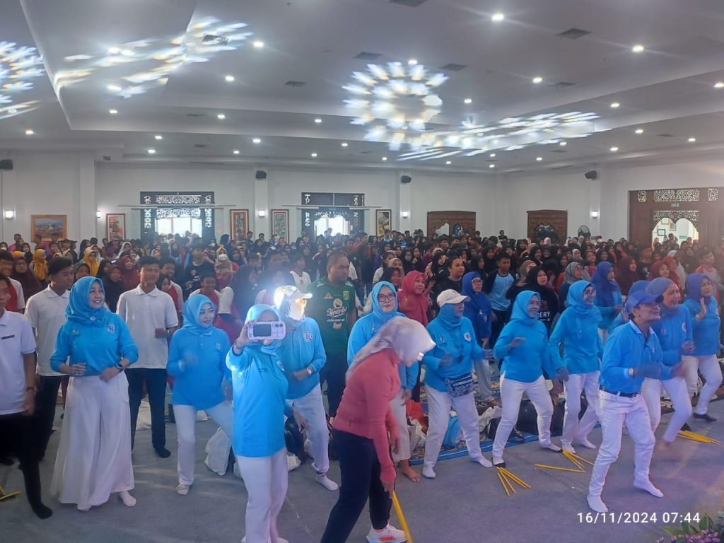 Peringati HKN ke 60 tahun 2024, RSUD RT Notopura Gelar Senam Poundfit dan Seminar Kesehatan