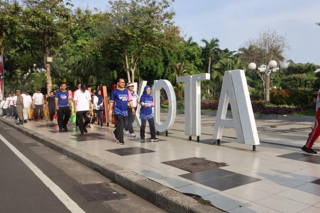 Fun Walk Sekaligus Pamitan Pjs Wali Kota Surabaya