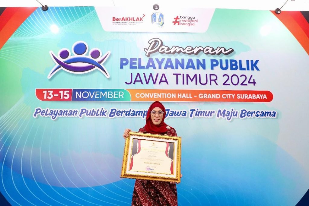 Pemkot Surabaya Sabet Penghargaan Pelayanan Publik