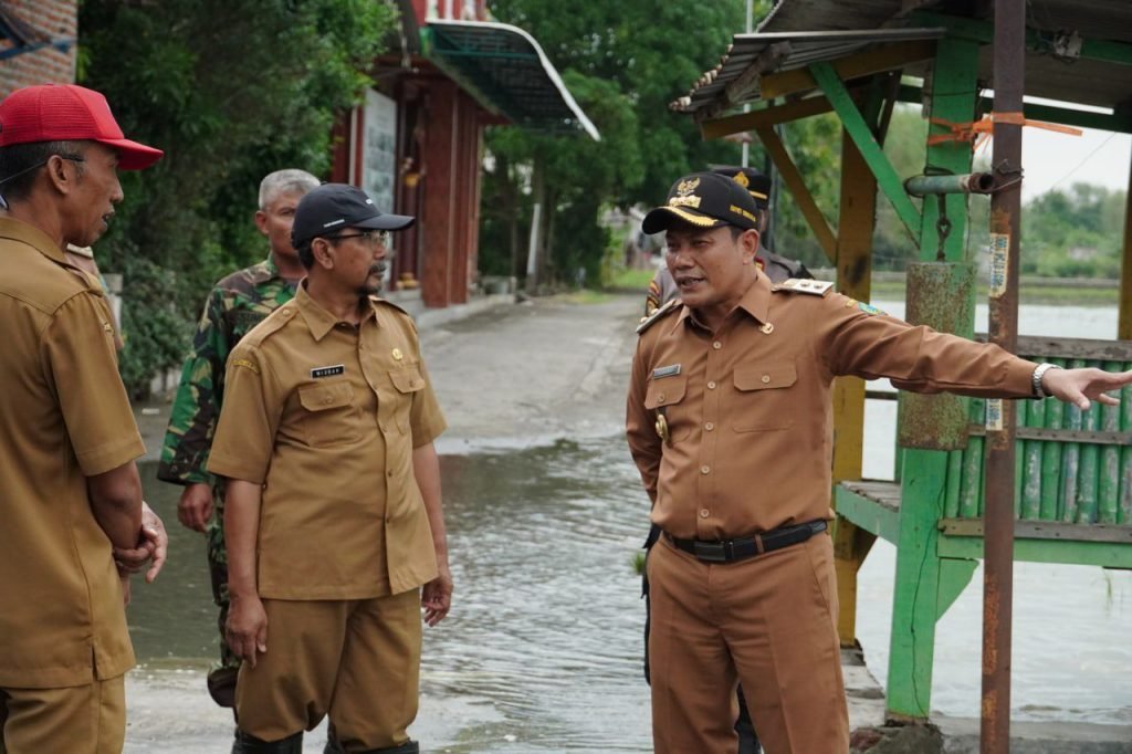 Plt Bupati Sidoarjo Subandi Lakukan Sidak Beberapa Wilayah Tergenang Banjir