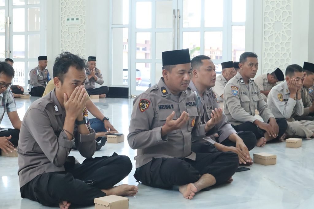 Polresta Sidoarjo Gelar Pembekalan Rohani dan Mental untuk Cegah Pelanggaran Disiplin