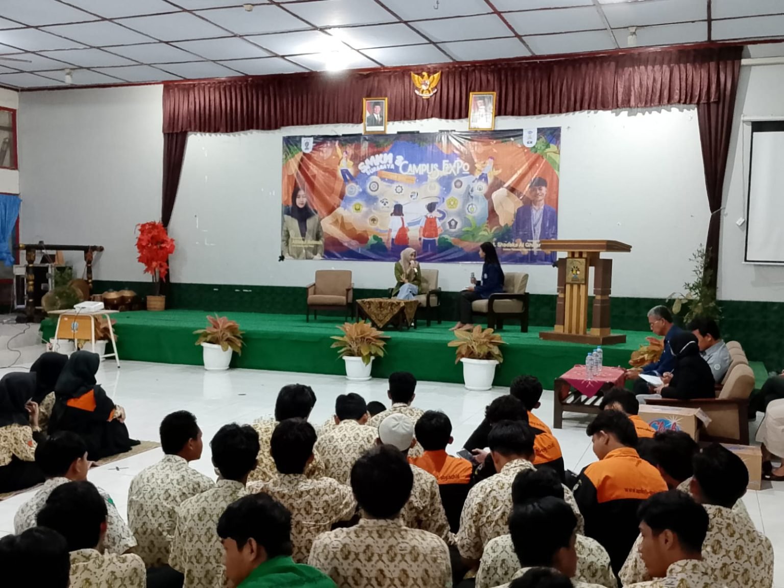 Campus Expo SMKN 3 Surabaya: Alumni Arahkan PTN dan PTS Sesuai Potensi Siswa Kelas 12