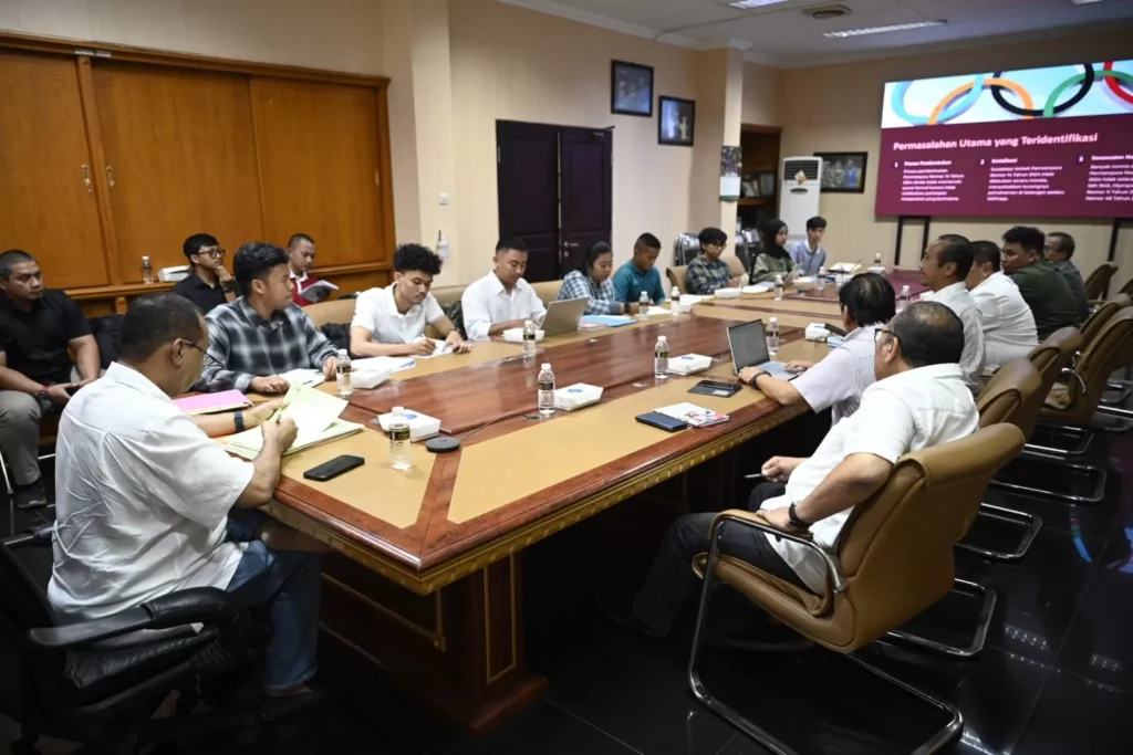 KONI Jatim Menerima Mahasiswa Pascasarjana Unesa Diskusi Permenpora No.14 Tahun 2024