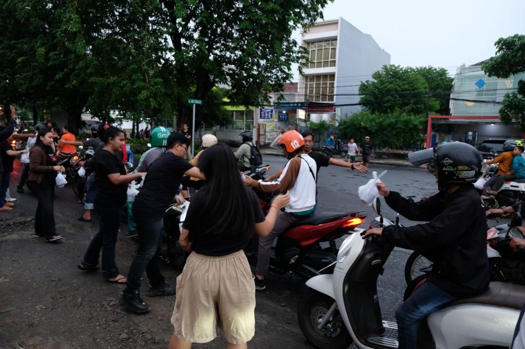 Sahabat Indonesia Satu Bebagi Kasih dan Takjil di Bulan Ramadan