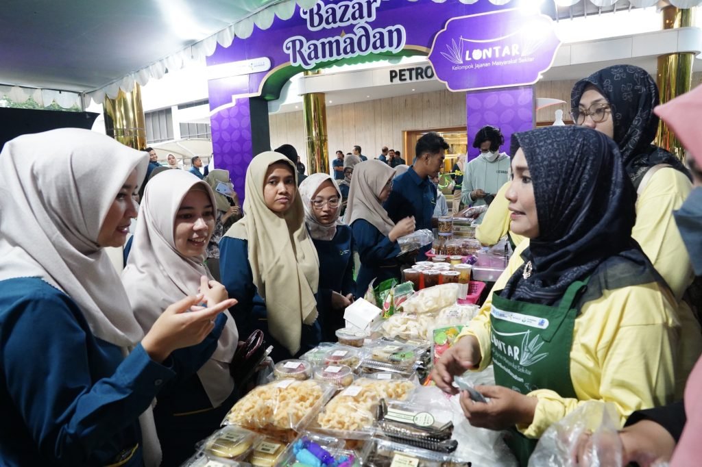 Petrokimia Gresik Gelar Bazar Lontar 2025, Dorong UMK Perempuan di Bulan Ramadan