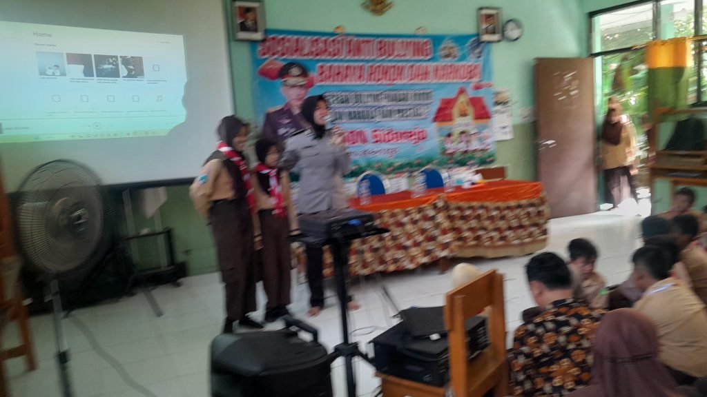 Cegah Bahaya Bullying, Rokok, dan Narkoba, Polsek Krian Edukasi Siswa SDN Sidorejo