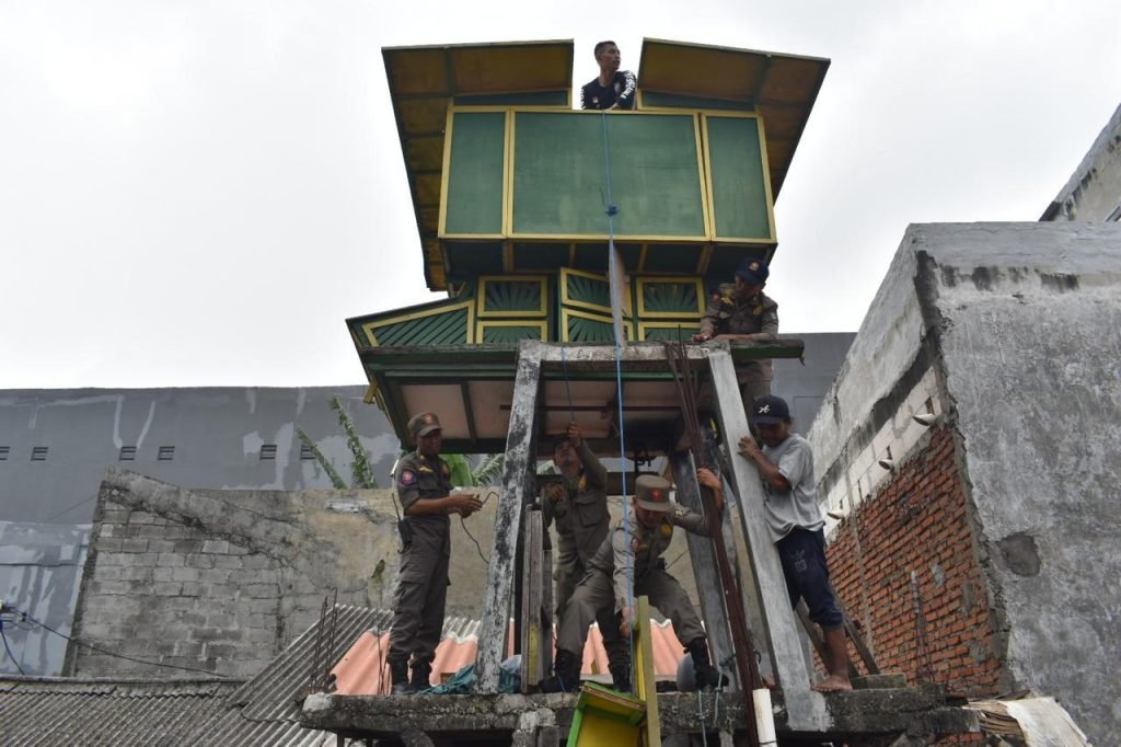 Satpol PP Surabaya Razia Bekupon di Petemon