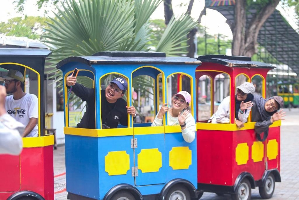 Pengunjung THP Kenjeran Melonjak