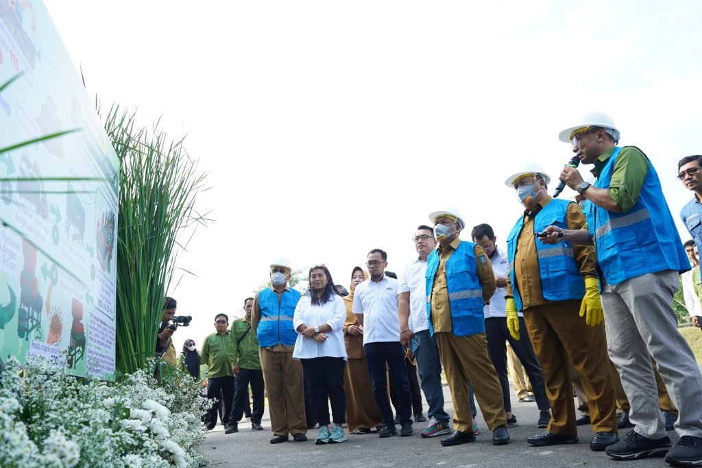 Pemkab Jombang Kirim Perdana 10 Ton RDF ke SIG Pabrik Tuban