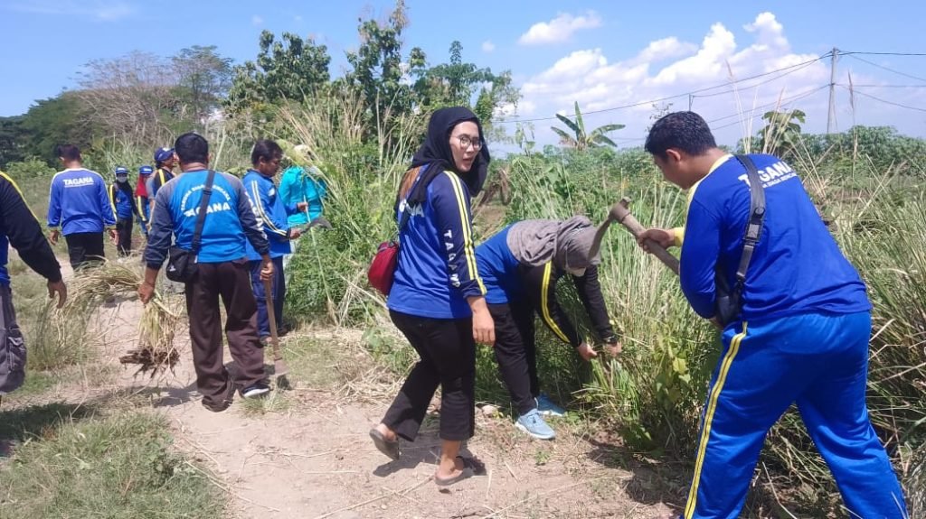 Tanam Akar Wangi, Andil Strategis Tagana Madiun Atasi Longsor