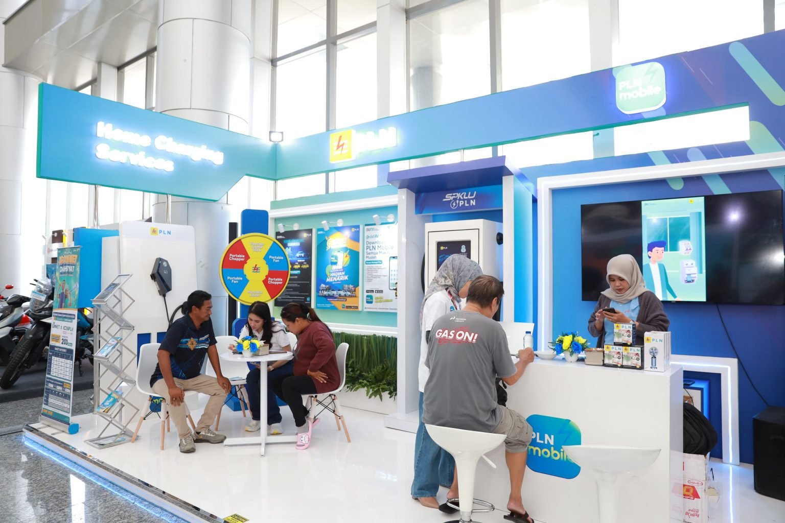 PLN Dorong Transisi Energi dan Pertumbuhan Ekosistem EV Lewat IIMS Surabaya 2025