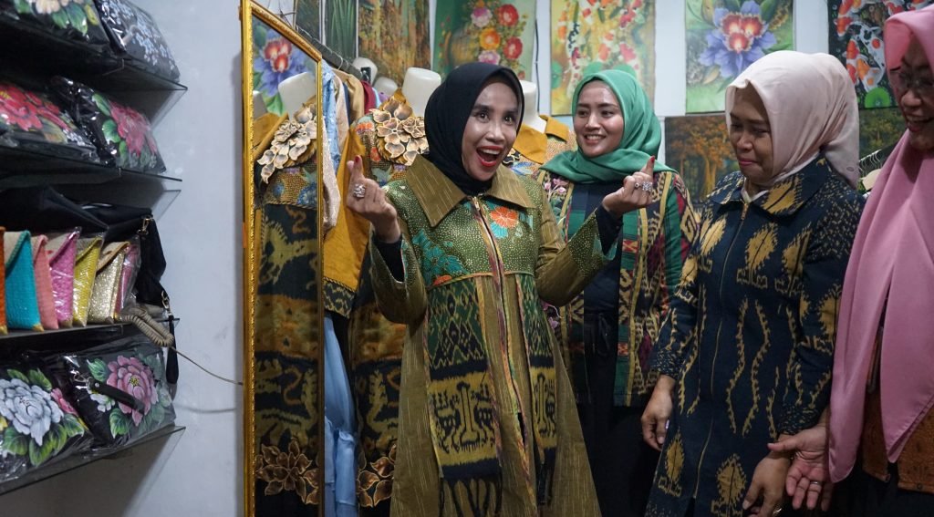Wakil Bupati Sidoarjo Dukung UMKM dan Ekonomi Kreatif Lewat Kunjungan ke Nine Art Gallery