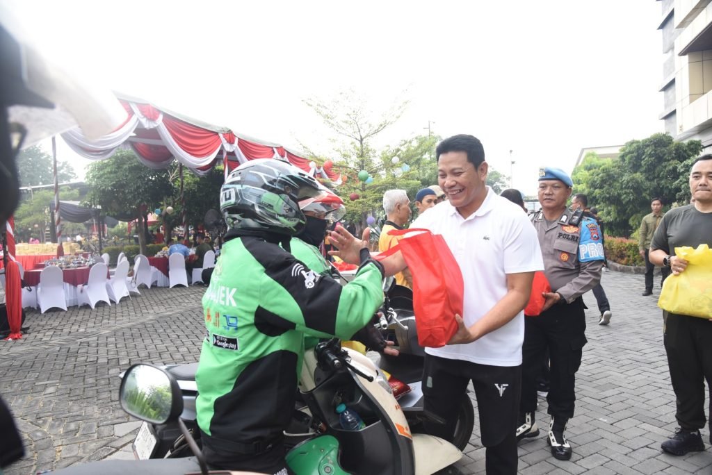 Semarak HUT Bhayangkara ke-79, Polresta Sidoarjo Gelar Senam Bersama dan Aksi Sosial