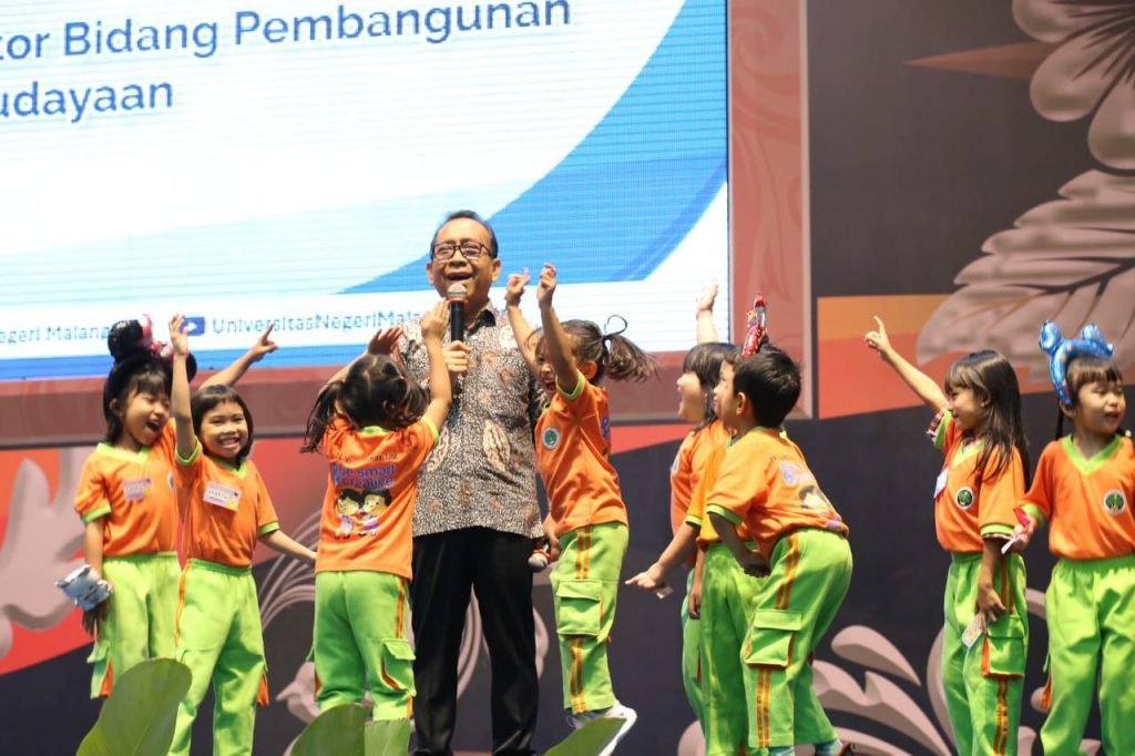 Meriah dan Penuh Harapan, Menko PMK Ajak Anak-Anak Bijak Berteknologi di Hari Anak Nasional 2025