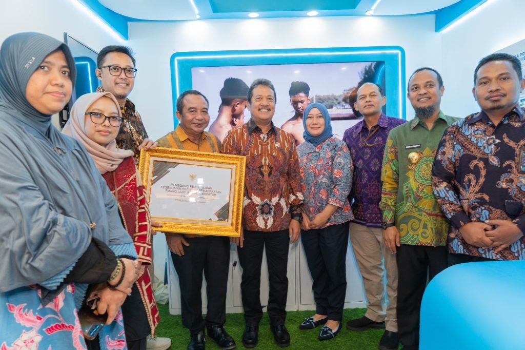 PLN Nusantara Power Raih Penghargaan KKPRL Terpatuh dari Kementerian Kelautan dan Perikanan