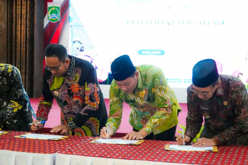 Bupati Sidoarjo Hadiri Rakor BKN di Malang, Tanda Tangani Komitmen Manajemen Talenta ASN