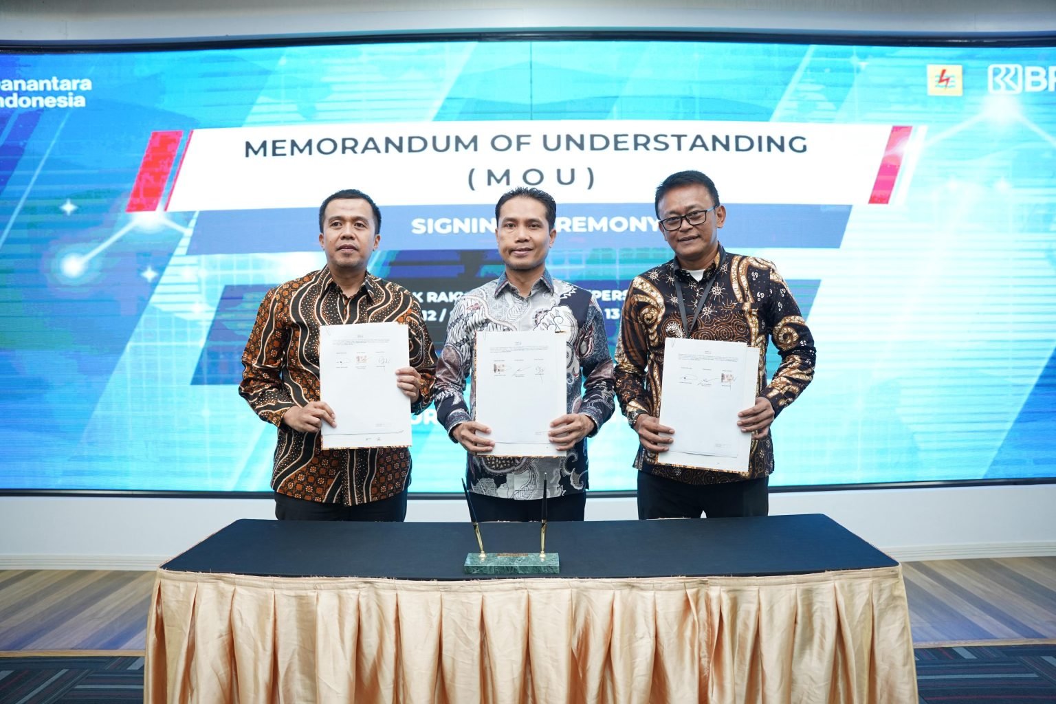 BRI Surabaya dan Malang Kolaborasi dengan PLN Dukung Layanan Sambungan Listrik Bertahap Melalui Escrow Account