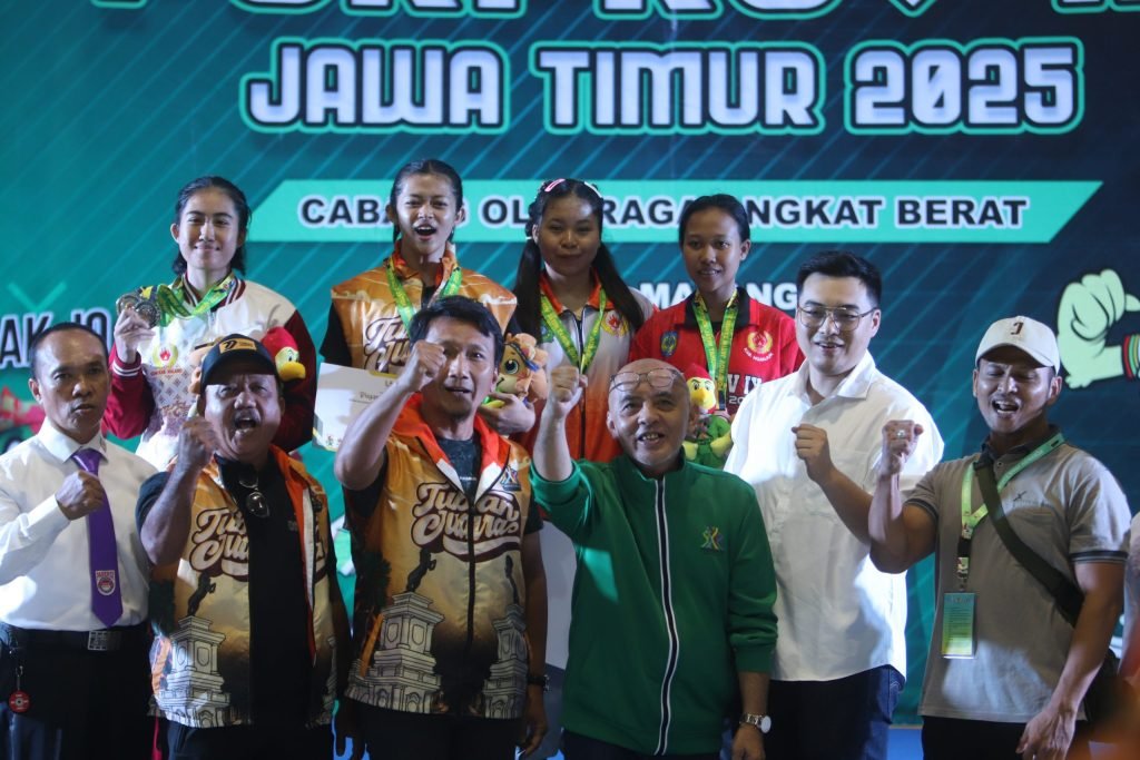 Kota Kediri Sabet 3 Emas Angkat Berat Porprov 2025