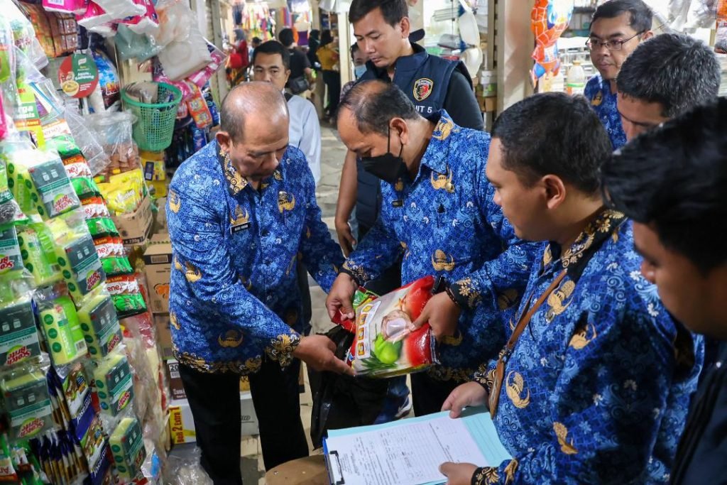 Cegah Beras Oplosan, Satgas Pangan Sidak Pasar di Surabaya