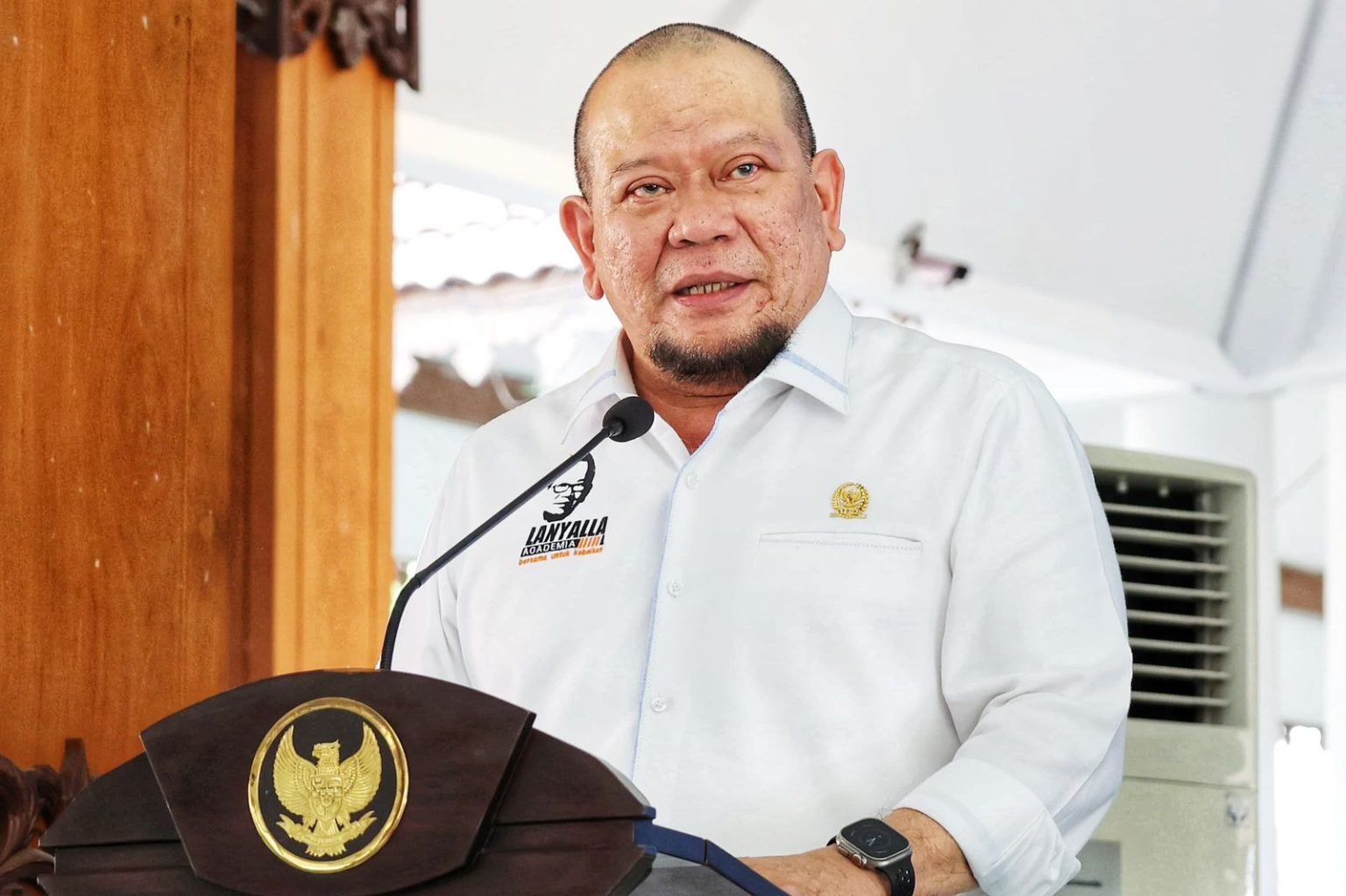 Dipilih Secara Demokratis