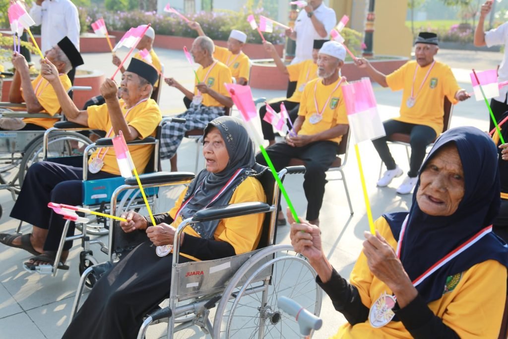 Riuhnya ODGJ dan Lansia Kota Madiun di 80 Tahun Kemerdekaan RI