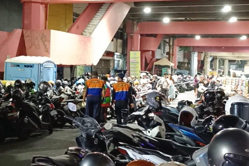 Akhirnya Parkir di Pinggir Jalan Tunjungan Ditiadakan