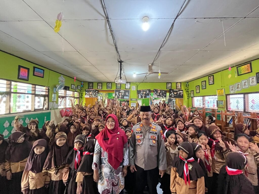 Polsek Taman Gelar Edukasi Anti Perundungan untuk Siswa SDN Kramat Jegu 2
