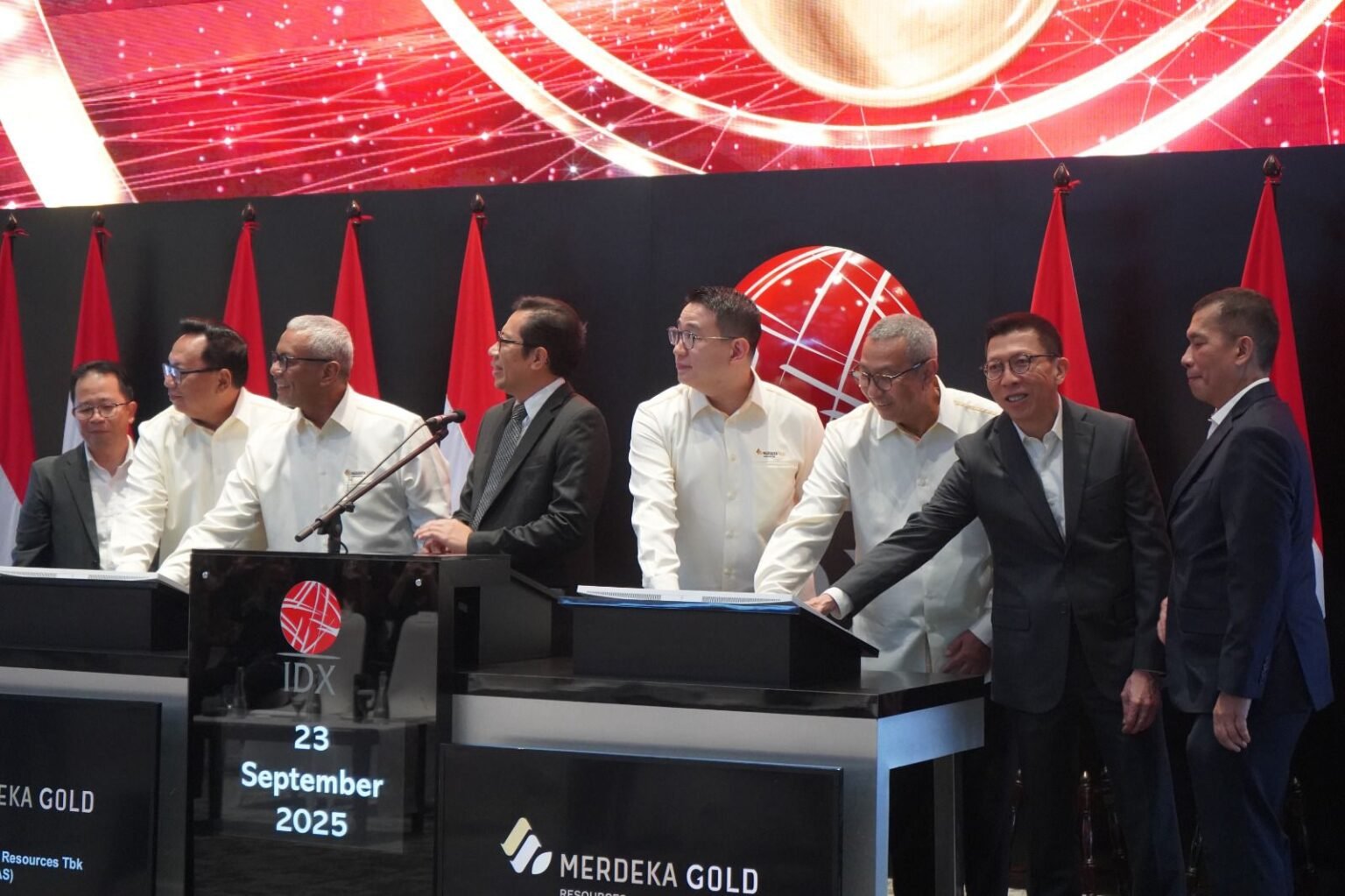 Saham EMAS Resmi Melantai di BEI, MGR Himpun Dana IPO Rp4,66 Triliun