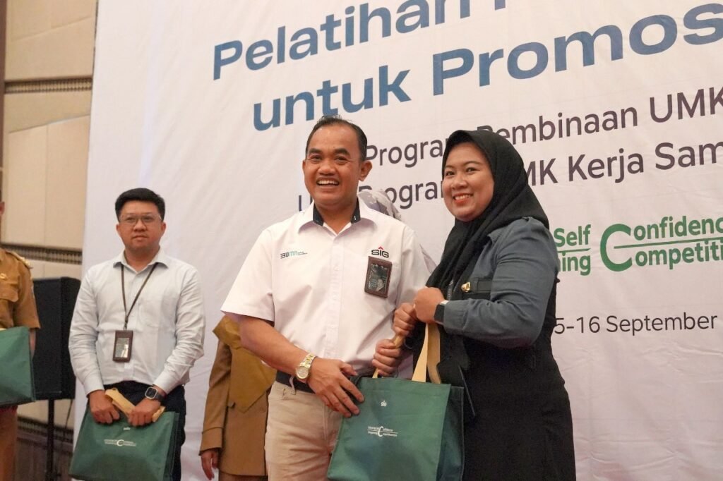 SIG Latih 40 UMK Gresik Tingkatkan Public Speaking untuk Promosi Digital
