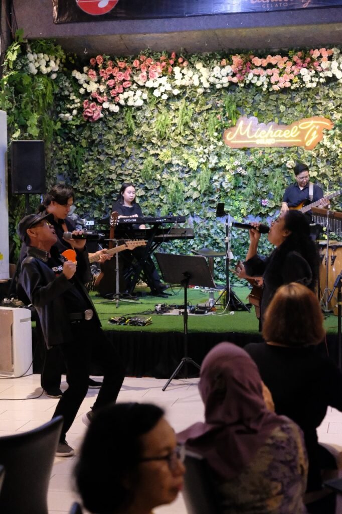 Mini Konser Sahabat Indonesia Satu Serukan Persatuan Sastra Harijanto Gemakan Lagu Indonesia Satu