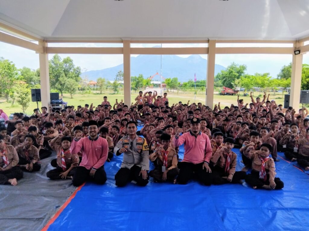 Polsek Krembung Gelar Binluh Keamanan Perkemahan Pramuka di Tanjekwagir