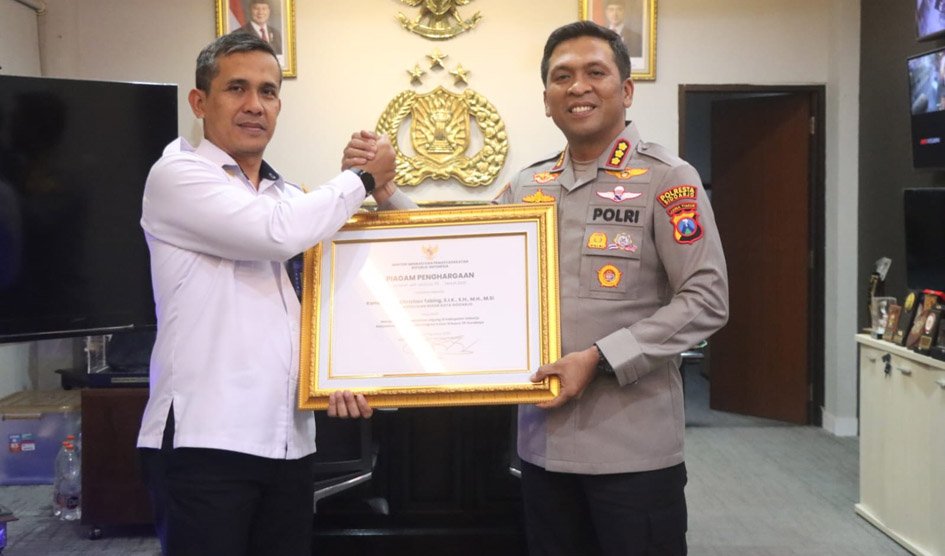 Atas Prakarsa Penanaman Jagung, Kapolresta Sidoarjo Diganjar Penghargaan Menteri Imigrasi