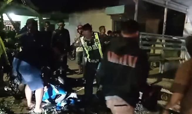 Dua Pemuda Sembrono Tewas, Naik Motor Malam Hari Tanpa Lampu Dilibas Minibus