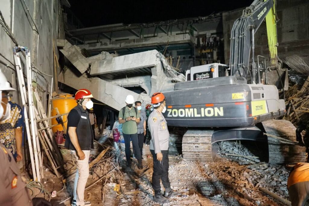 Tiga Alat Berat Dikerahkan 24 Jam, Pencarian Korban Runtuhnya Mushola Ponpes Al Khoziny Dikebut