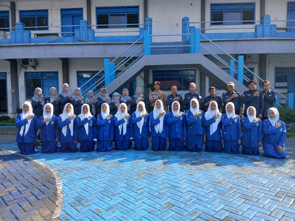 Polsek Krembung Ajak Siswa SMK Budhi Dharma Jauhi Kenakalan Remaja