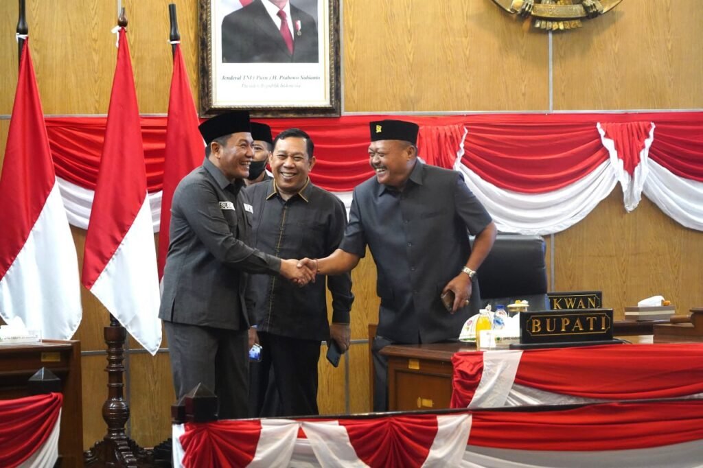Pemkab Sidoarjo Dukung Raperda Fasilitasi Pesantren, Bupati Sidoarjo Kolaborasi dengan DPRD
