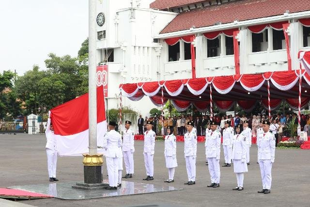 Sebanyak 68 Pemuda Surabaya Berprestasi Dapat Penghargaan