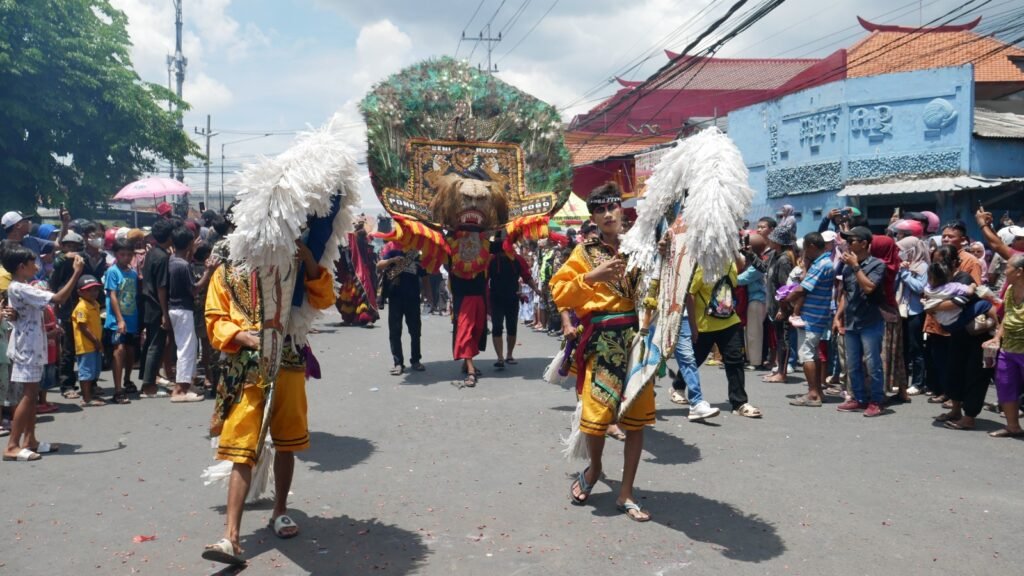 Semangat Toleransi Warnai Kirab Budaya Shen Dien di Kelenteng Teng Swie Bio Krian