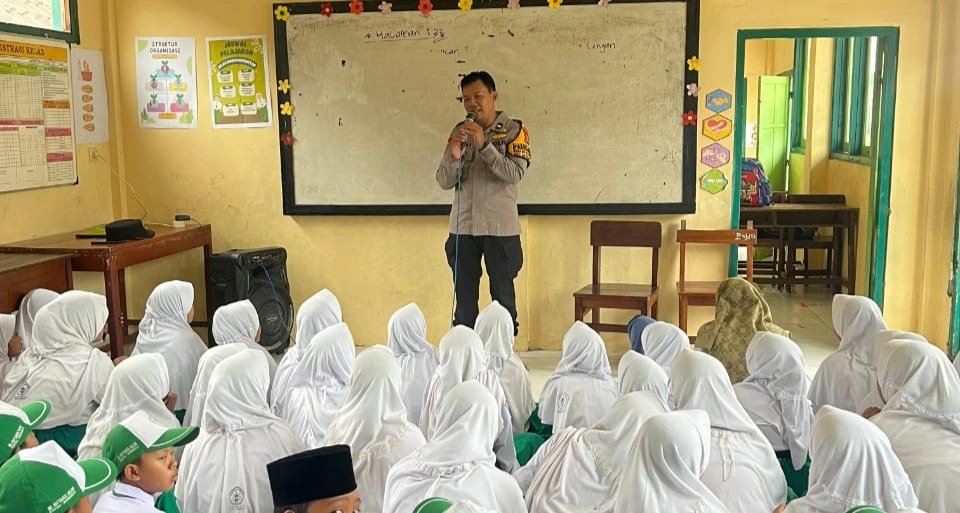 Polsek Wonoayu Gelar Sosialisasi Anti-Bullying di MI Miftahul Ulum