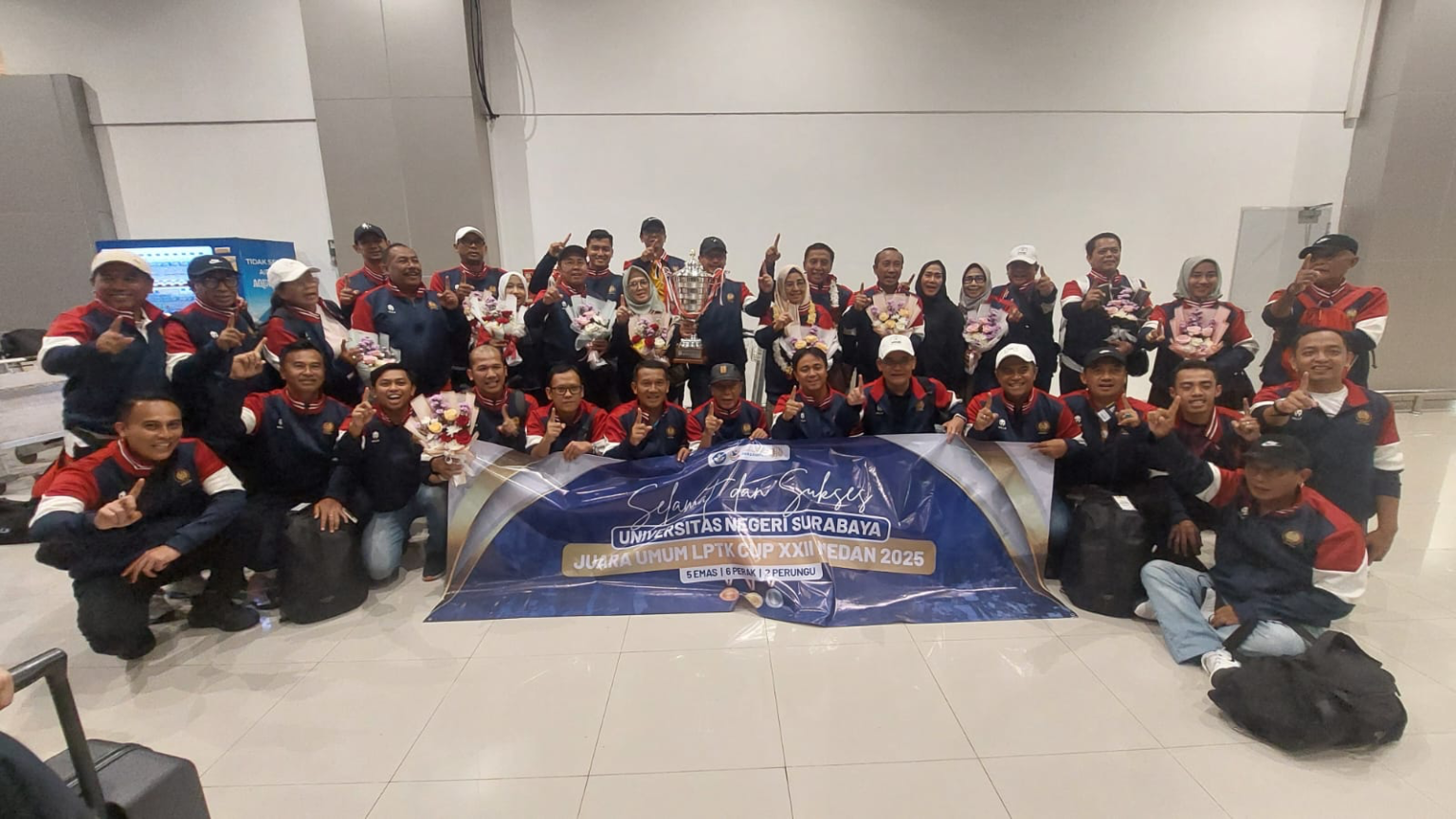 Penyambutan Kontingen Unesa Juara Umum LPTK Cup 2025